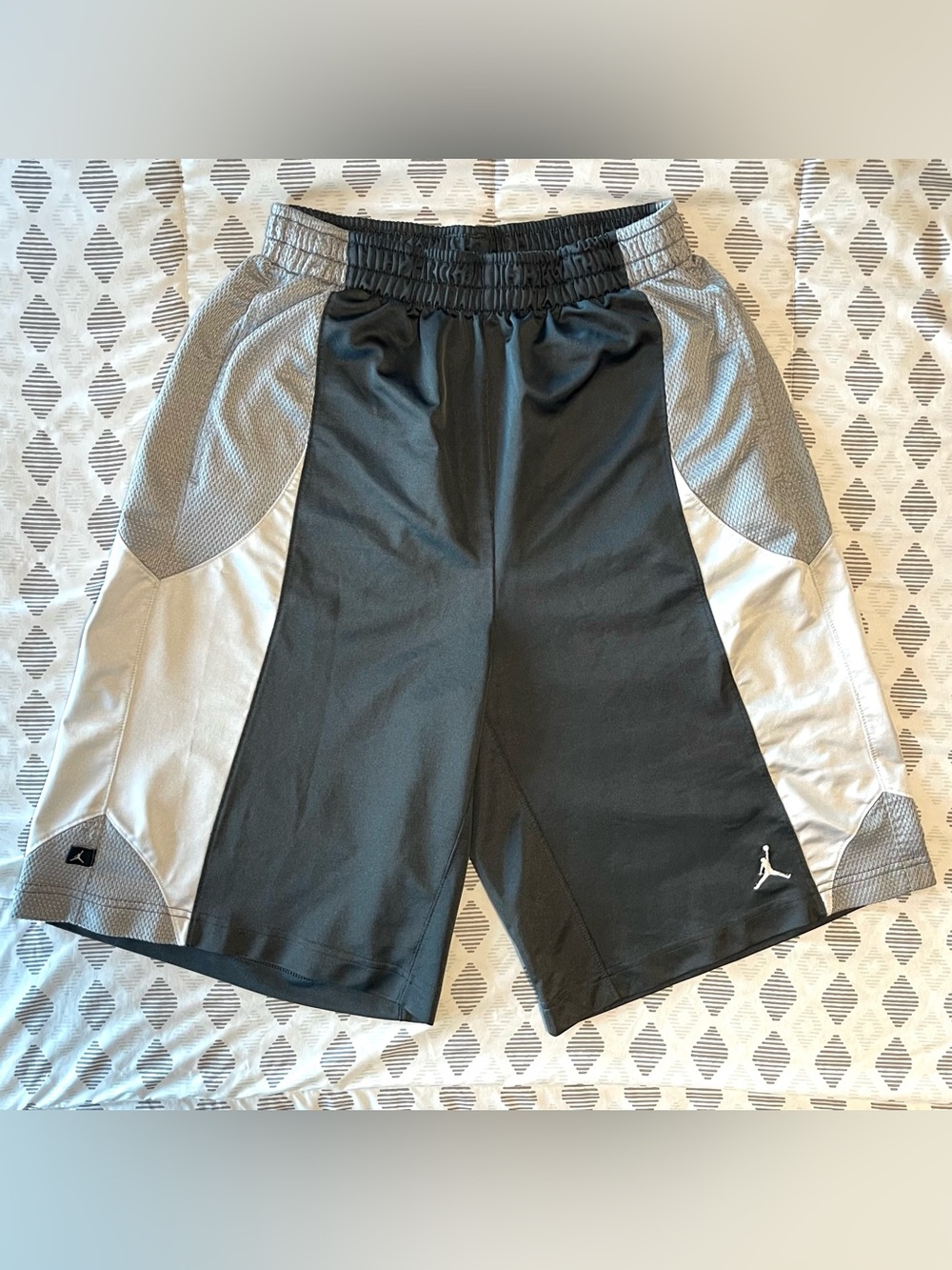 Jordan Basketball Shorts - White Silver & Grey Colorblock - Size Large